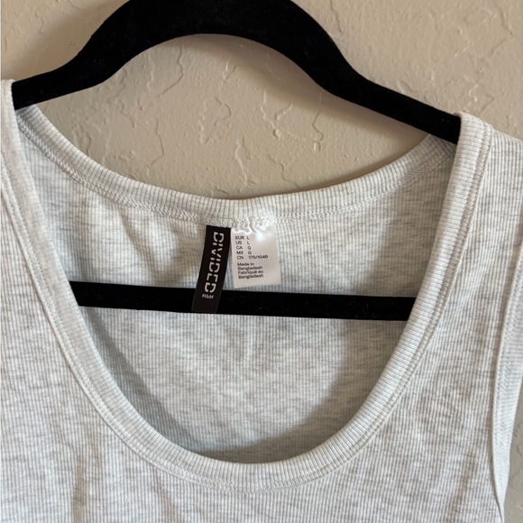 Divided Light Gray Ribbed Tank Top - Picture 3 of 6